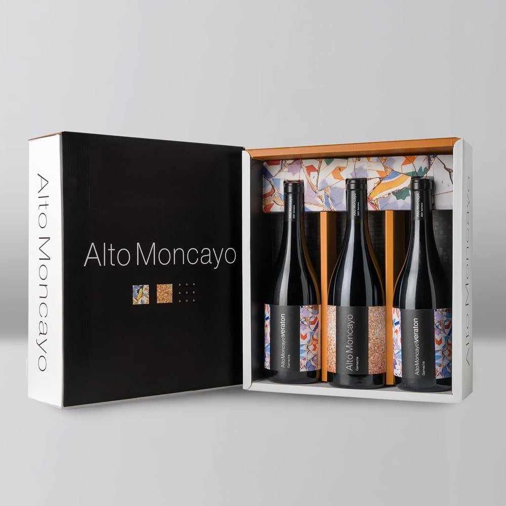 Estuche de cartón 2 botellas de Veraton y 1 de Alto Moncayo