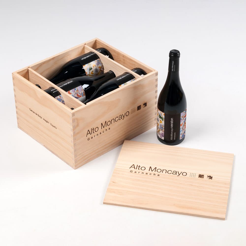 Wooden box with 6 bottles of Veraton